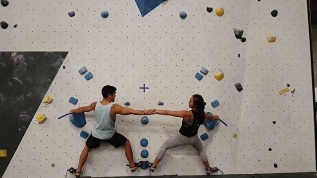 Throwback to a  climb! This was a fun one challenging our teamwork and coordination!Remember to include a bunch of play in your workouts and practice! Makes life and love much more enjoyable.Train hard and stay healthy over the Christmas holidays everyone!    ing_is_my_passion